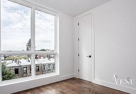 2nd image of 1265 Pacific St #4B