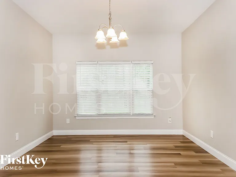 105 Windstone Dr — Photo 5