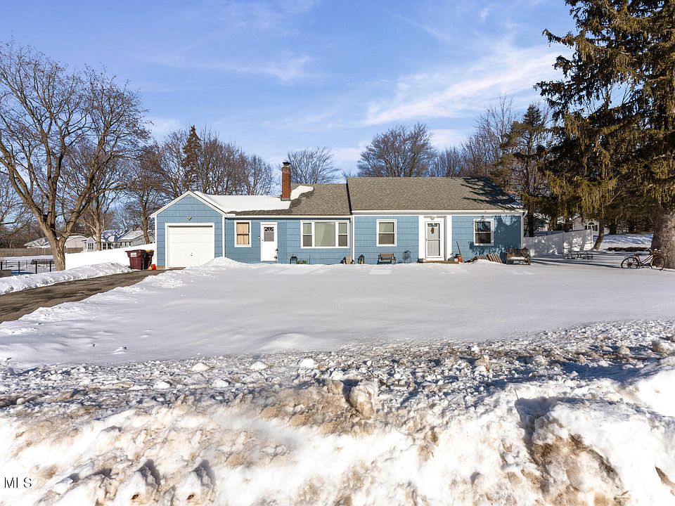1st image of 10 Skyview Drive