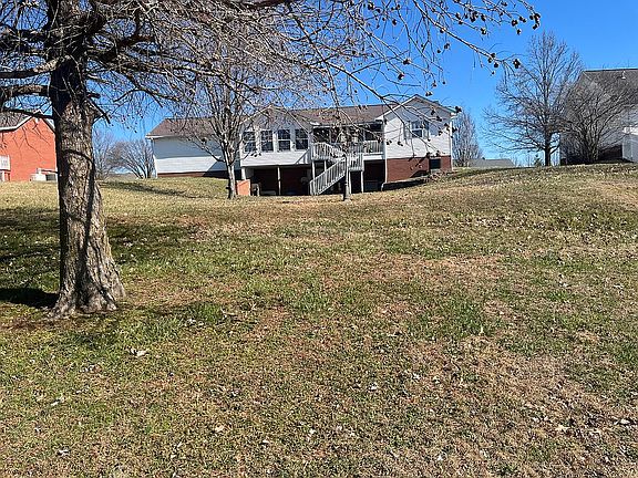 4th image of 1113 Wildwood Rd