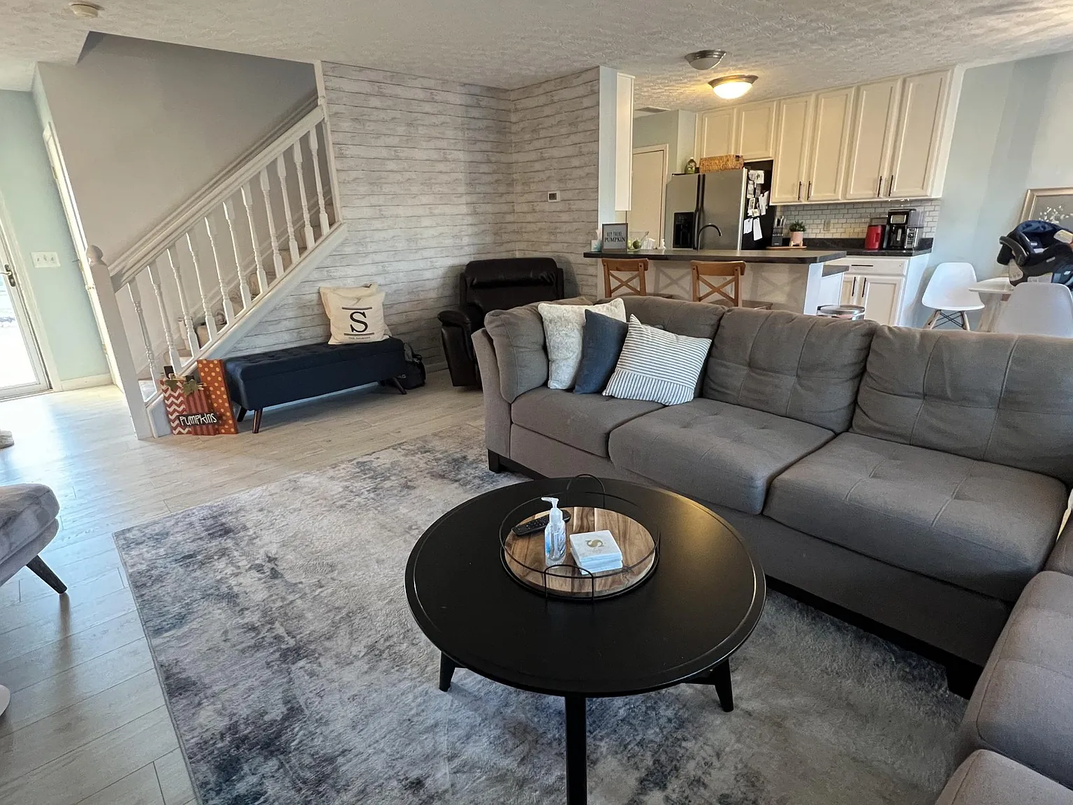 3 bed, 2.5 bath, 1480 sqft, $2,595 — Photo 3