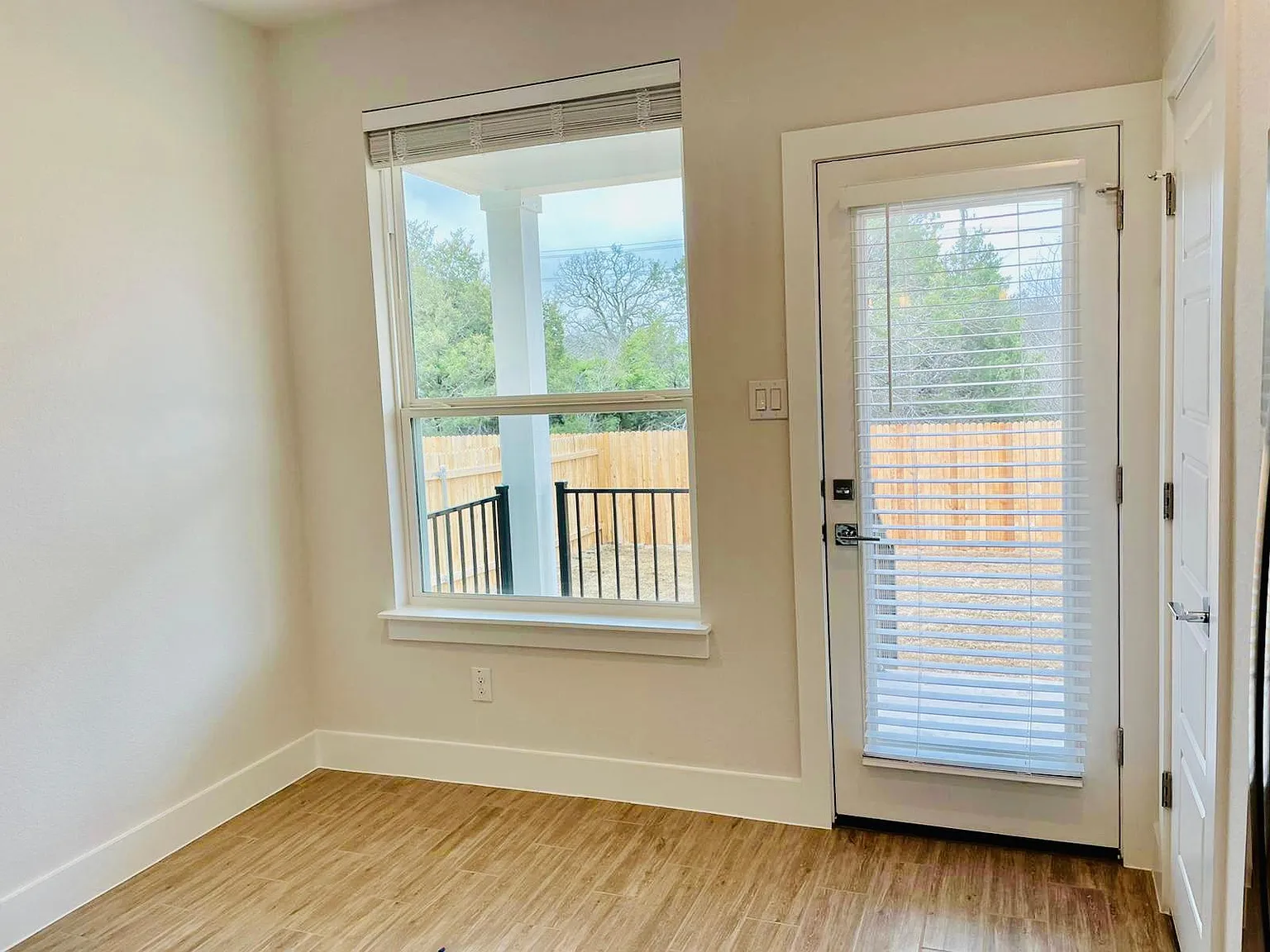 158 Elisha Dr — Photo 4