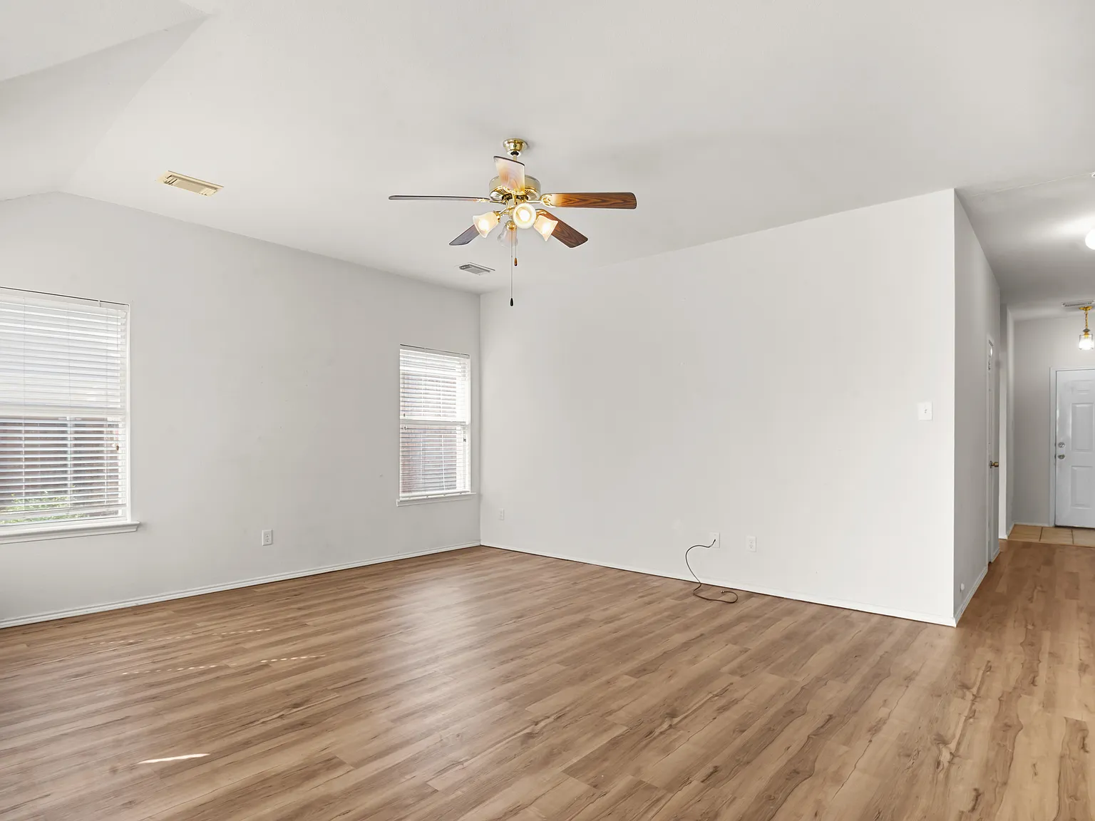 3 bed, 1560 sqft, $1,650 — Photo 3