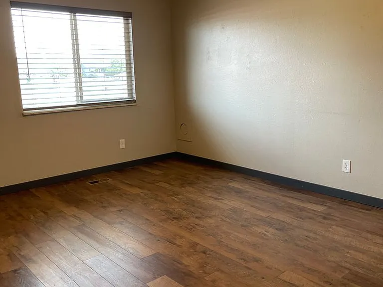 803 N Cottonwood Ave — Photo 3