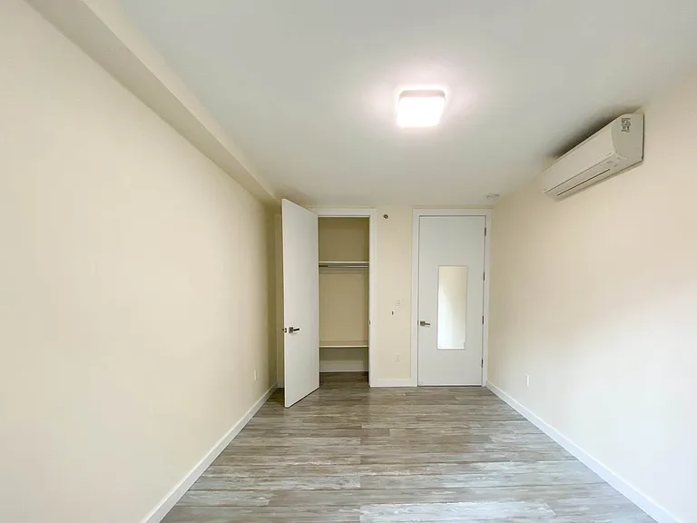 571 E 19th St #2C — Photo 8