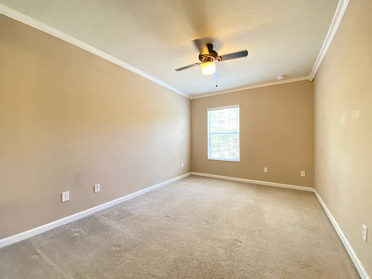 7708 Fordson Ln — Photo 10