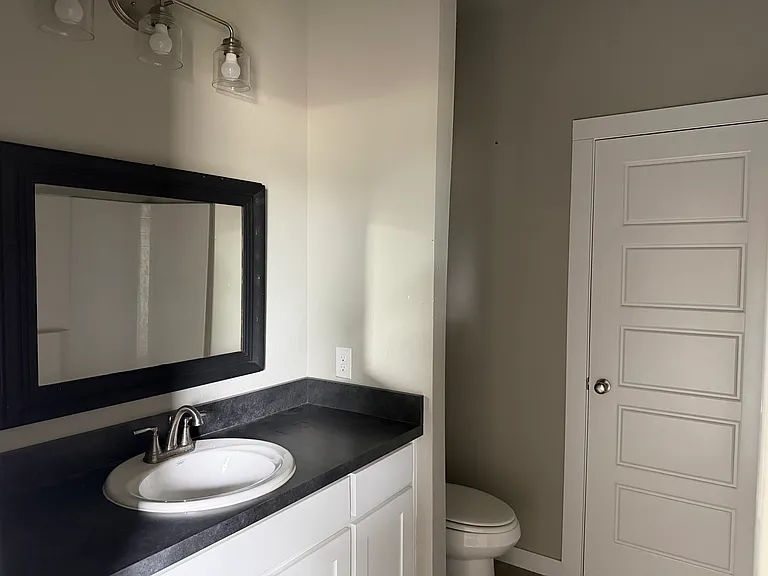 202 E Henderson St — Photo 15