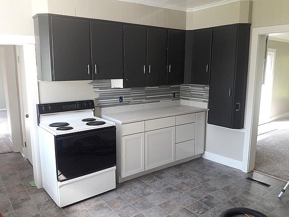 2nd image of 323 Howard Ave