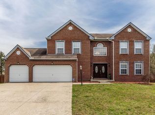 180 Knights Bridge Dr E, Pickerington, OH 43147