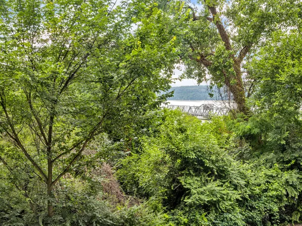 2465 Palisade Avenue image 15 of 27