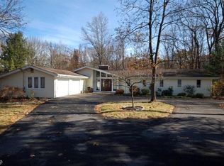 18 Roberts Rd, Warren, NJ 07059
