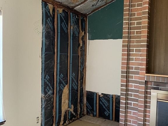 5th image of 912 N Adams St