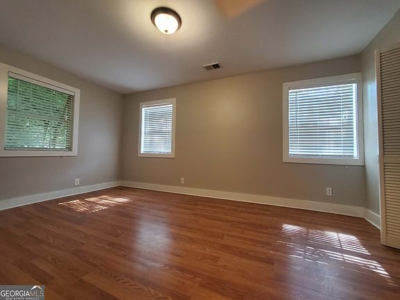 4th image of 2173 Stockbridge Dr