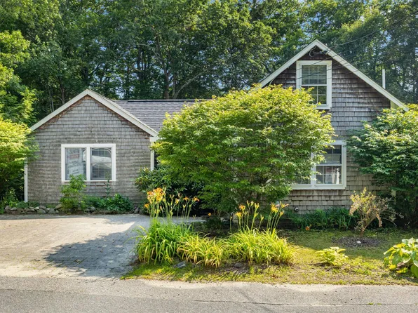 86 Underwood Road, Falmouth, ME 04105