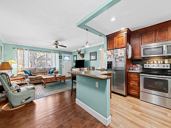 4th image of 2624-2628 NE 14th Street