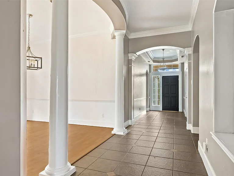511 Nadia Way — Photo 4