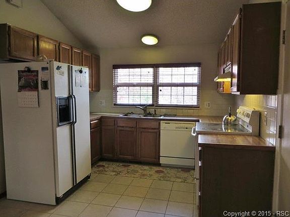 Vaulted Ceiling In Kitchen Too