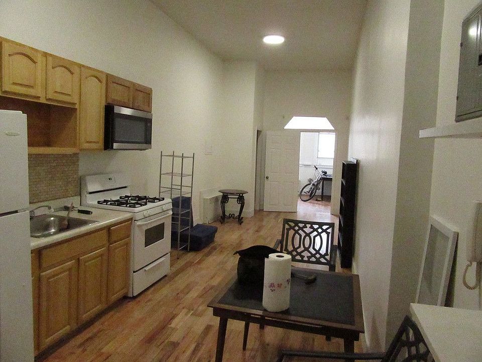 1st image of 415 Bushwick Ave APT 1R