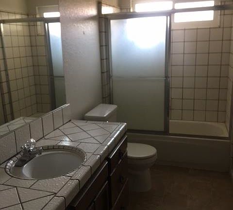 4th image of 1920 Rohrer Dr