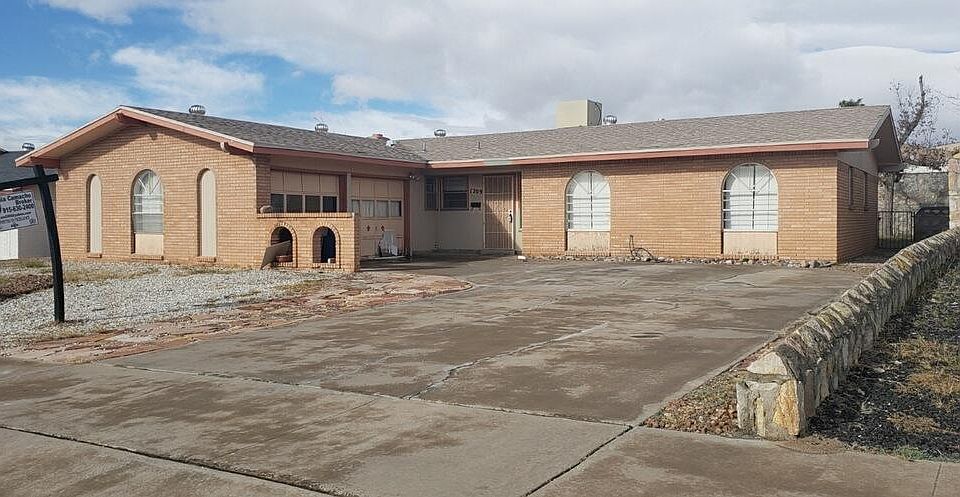 1st image of 1209 Trawood Dr