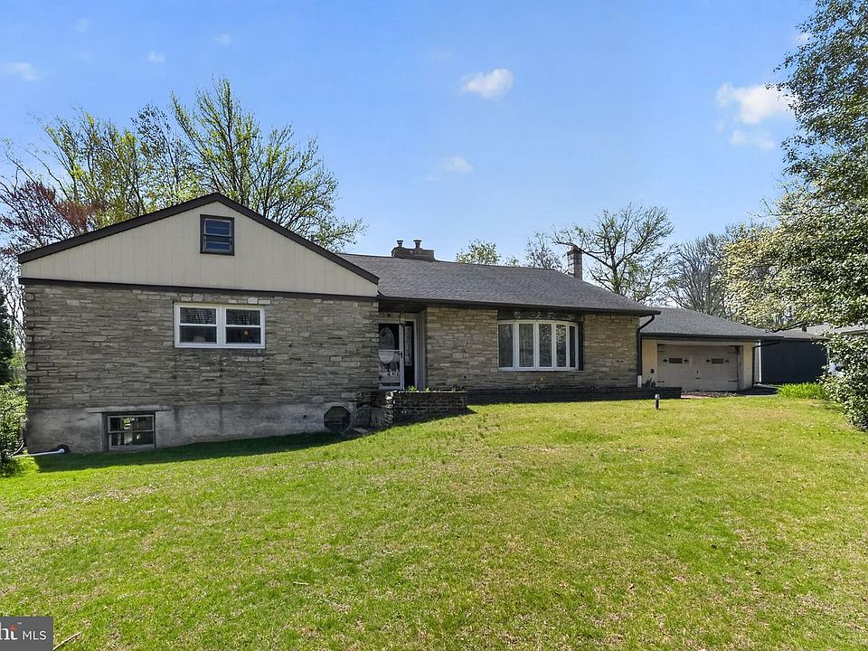 1st image of 871 Roberts Rd