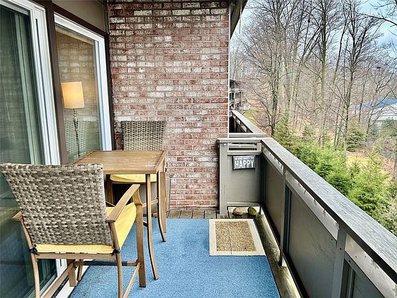 5th image of 201 Evergreen St APT 8-3F
