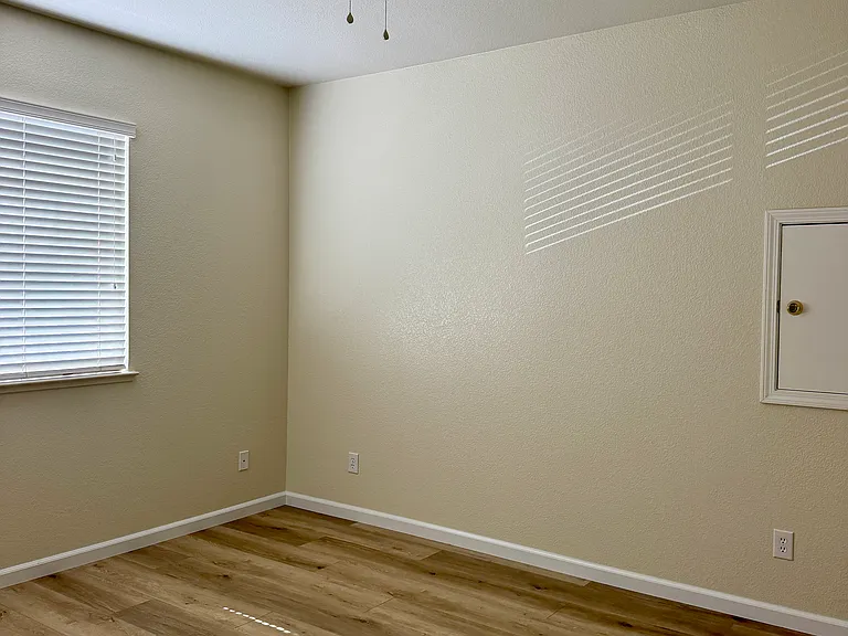 Upstairs bedroom 2