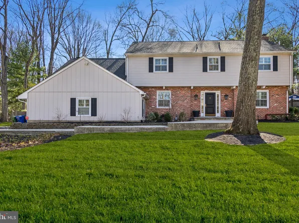 32 E Riding Dr, Cherry Hill, NJ 08003