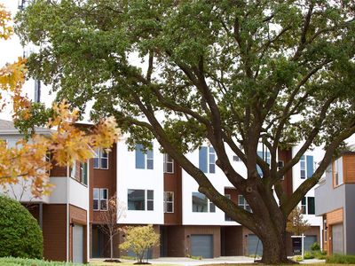 9038 Corsair Pl, Dallas, TX, 75218
