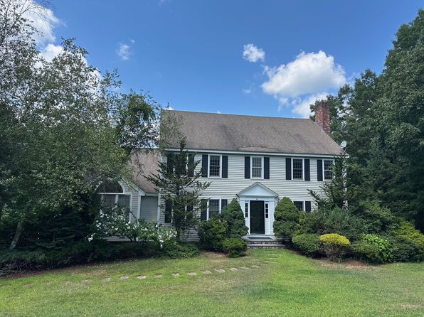 54 Kettle Hole Rd