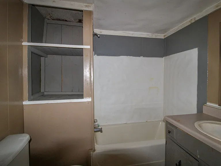 10 Simpson Rd — Photo 10