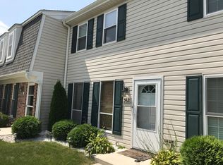 362 Rodenburg Rd, Roselle, IL 60172