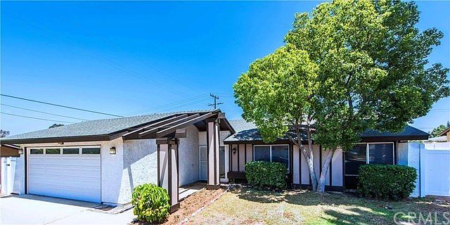 Single Story 4 bedroom, 2 bath home in Corona in well kept neighborhood.