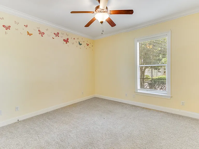 117 Maple Grove Ln — Photo 12