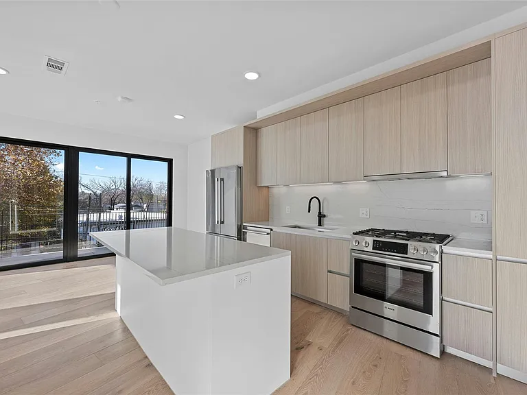 2209 S 1st St #321 — Photo 1