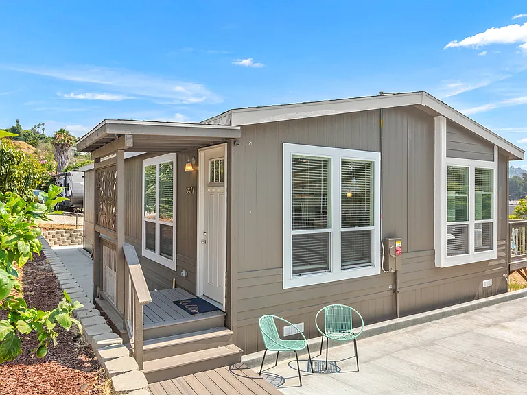 3877 Rogers Rd — Photo 24
