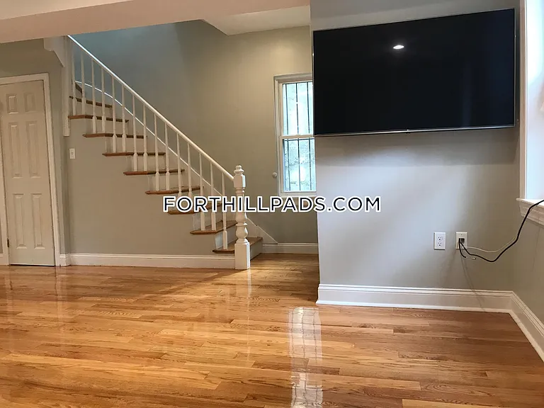 6 Saint James Pl — Photo 4
