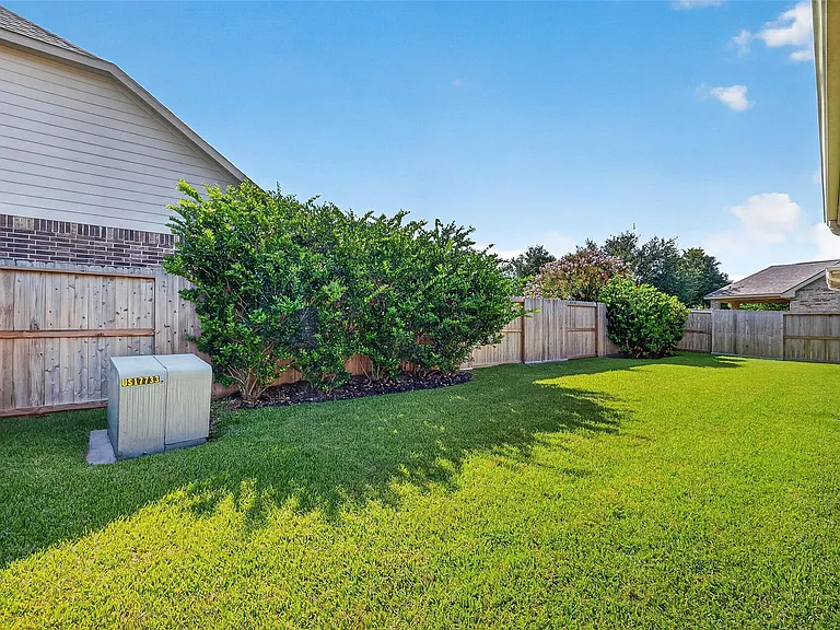 2624 Holbrook Springs Ln — Photo 39