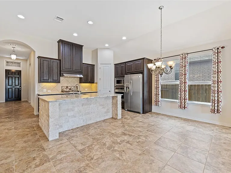 4216 Hannover Way — Photo 7