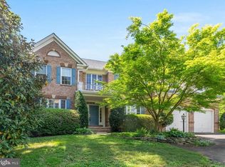 5393 Abernathy Ct, Fairfax, VA 22032