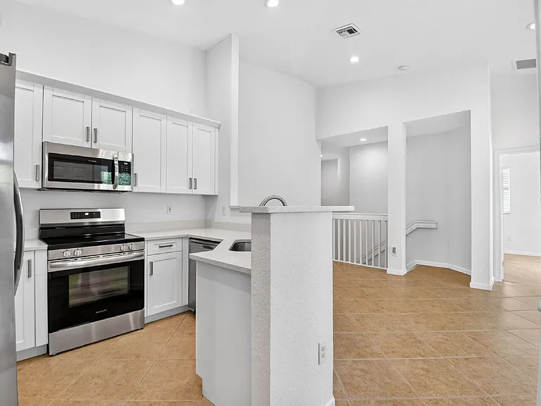 3199 Laurel Ridge Cir — Photo 13
