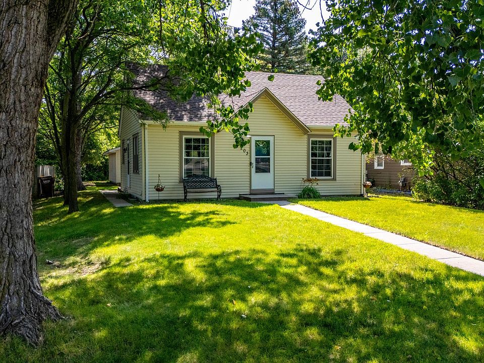 1st image of 203 6th Ave NW