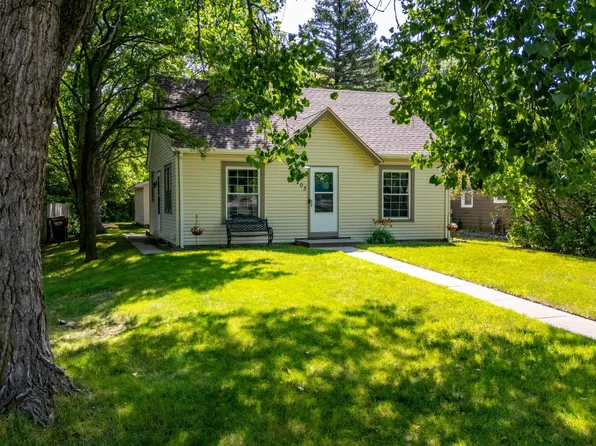 203 6th Ave NW, New Prague, MN 56071