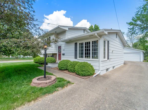 4313 69th St, Urbandale, IA 50322