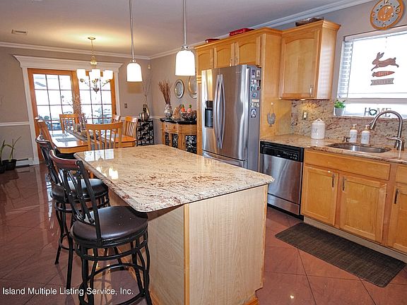 5th image of 22 Dell Ct