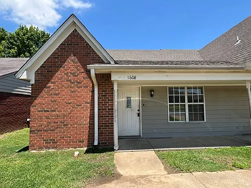 1608 Joy Blvd Photo 1