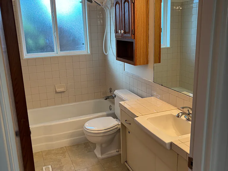 605 W McCune St — Photo 5