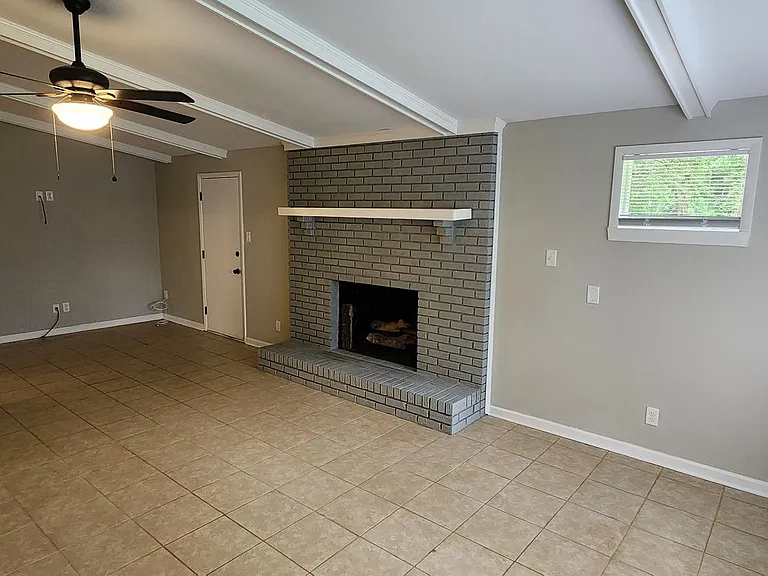 1120 Stratford Rd — Photo 12