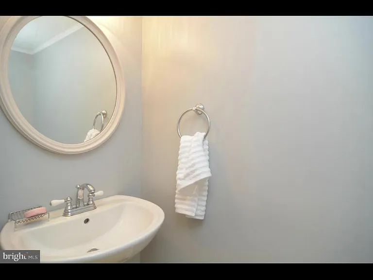 9630 Hillock Ct — Photo 7