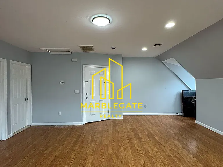 325 S Orange Ave #33 — Photo 5